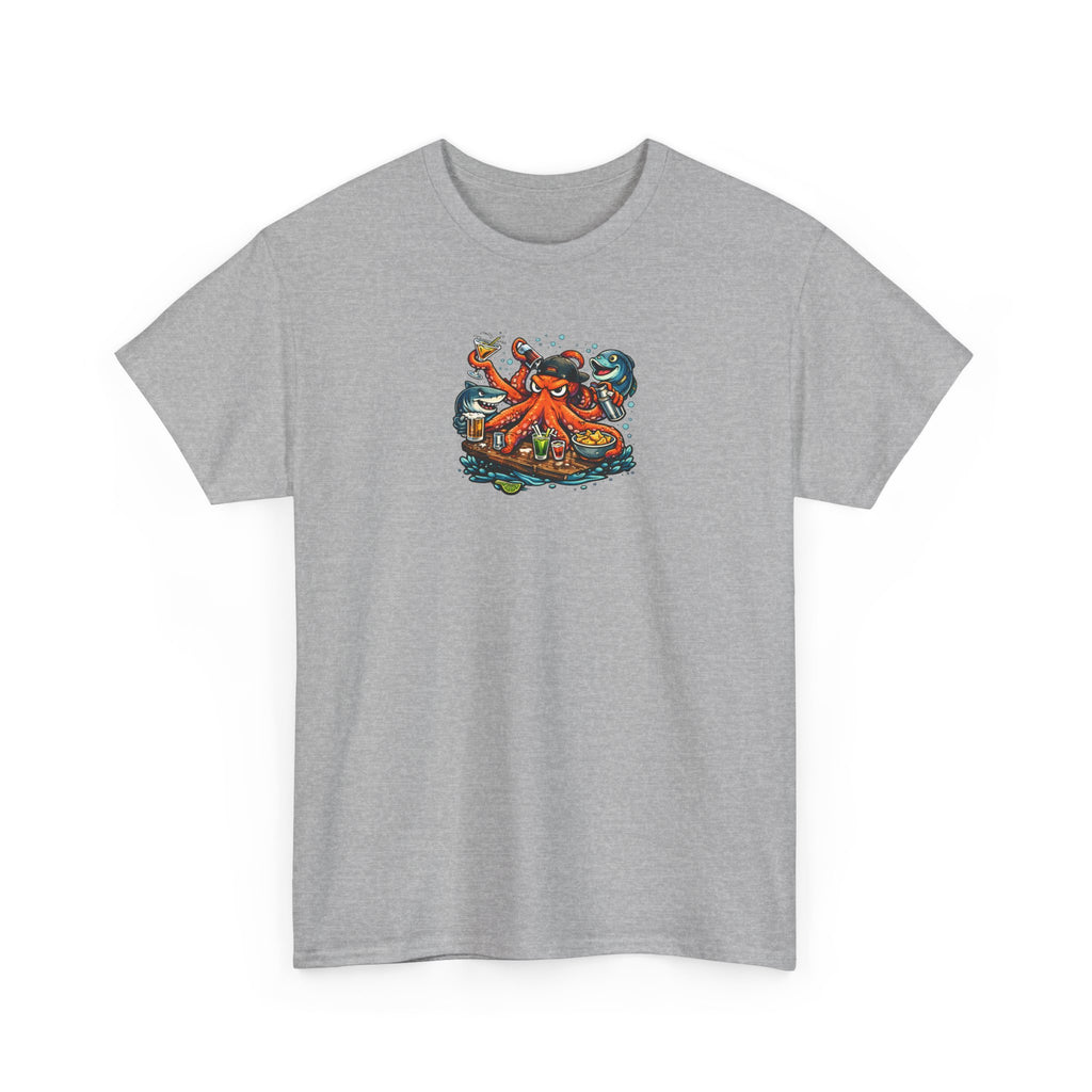 Octopus behind the bar multitasking - Graphic T-Shirt